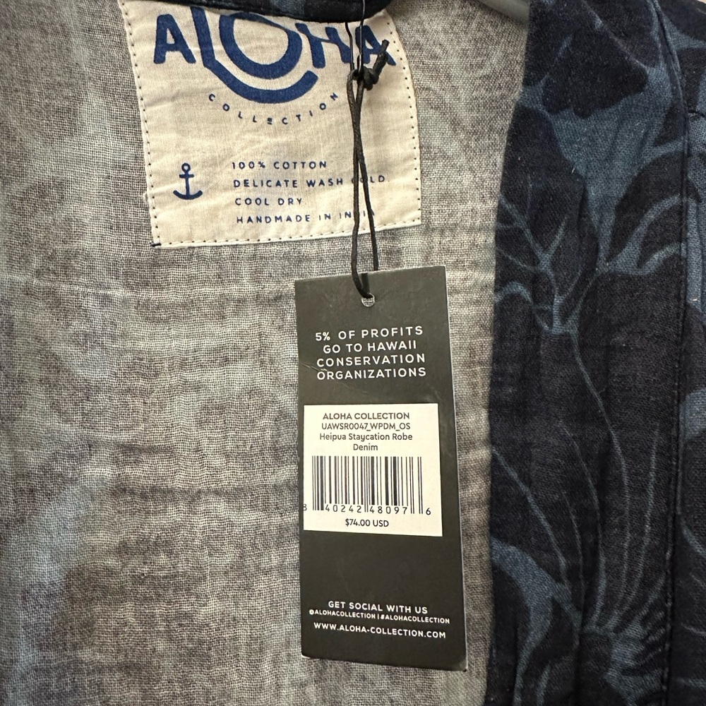 ALOHA Collection Staycation Robe - Picture 2 of 2